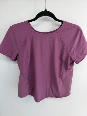 Lululemon athletic athleisure scoop neck short sleeve t-shirt